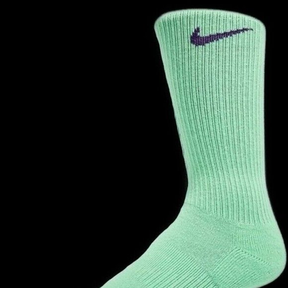 MENS sz6-8 NIKE DRI-FIT EVERYDAY PLUS PERFORM CUSHION CREW SOCKS GREEN PURPLE - Picture 1 of 3